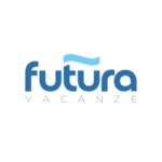 Logo per FuturaVacanze: "futura" in lettere minuscole blu in grassetto con una linea ondulata sopra la "u", "VACANZE" in lettere maiuscole blu più chiare sotto, il tutto su uno sfondo grigio chiaro.