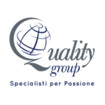 Logo con un globo stilizzato che forma la lettera "Q", seguito dalla scritta "uality group". In basso, la scritta "Specialisti per Passione" in blu. Lo sfondo è bianco.