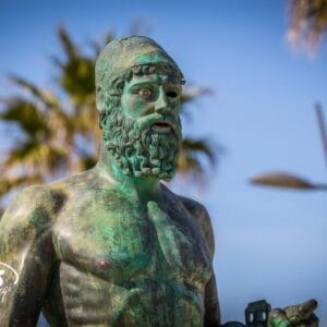 Tour della Calabria in Bus: Borghi del Pollino, Sila UNESCO, Costa degli Dei e Bronzi di Riace