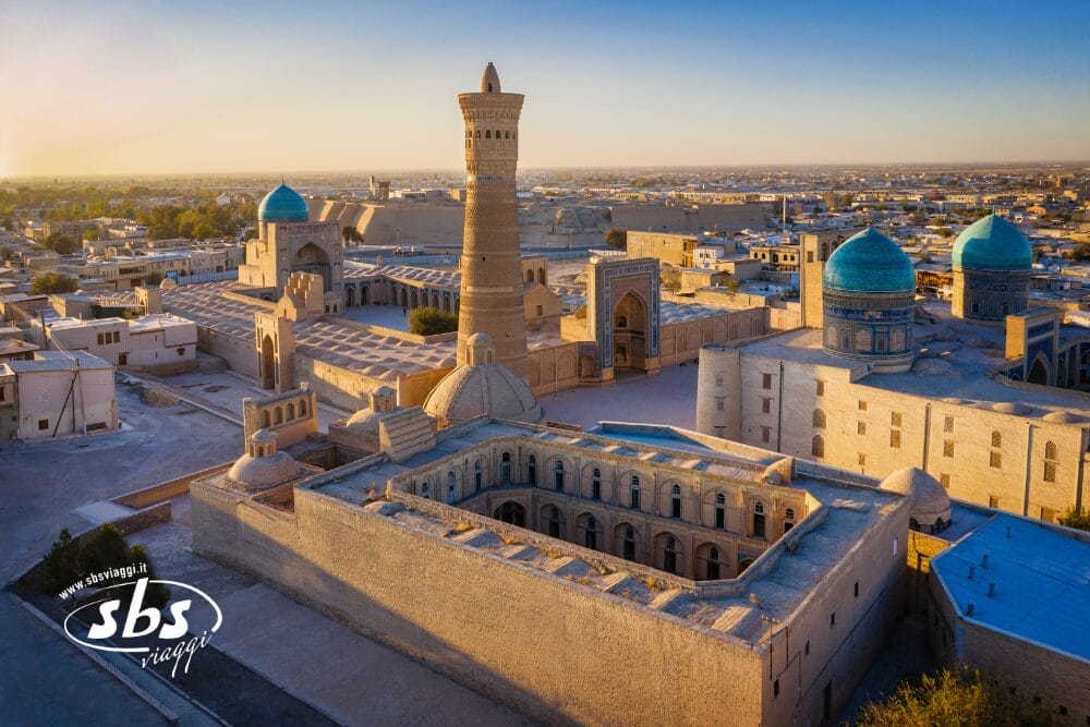 Tour Uzbekistan – Sulle Rotte delle Antiche Vie Carovaniere (con notte in Yurta nel Kyzyl Kum)